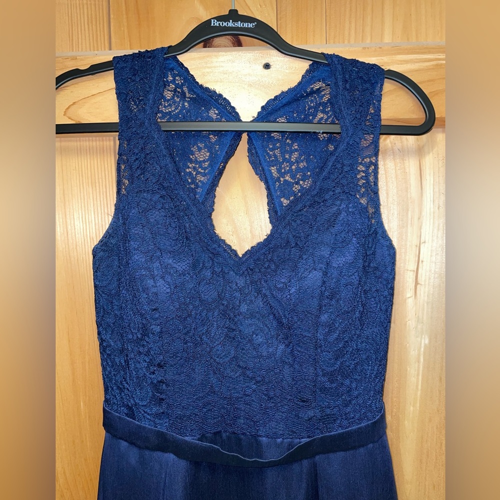Belsoie Formal Dress - Picture 2 of 7
